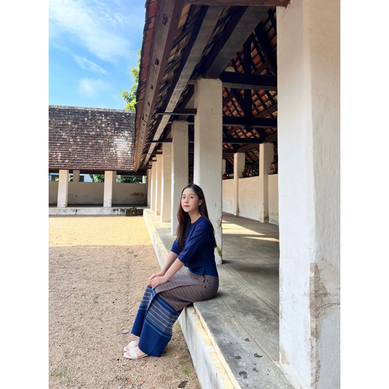ชุดผ้าไทยล้านนา สีกรม