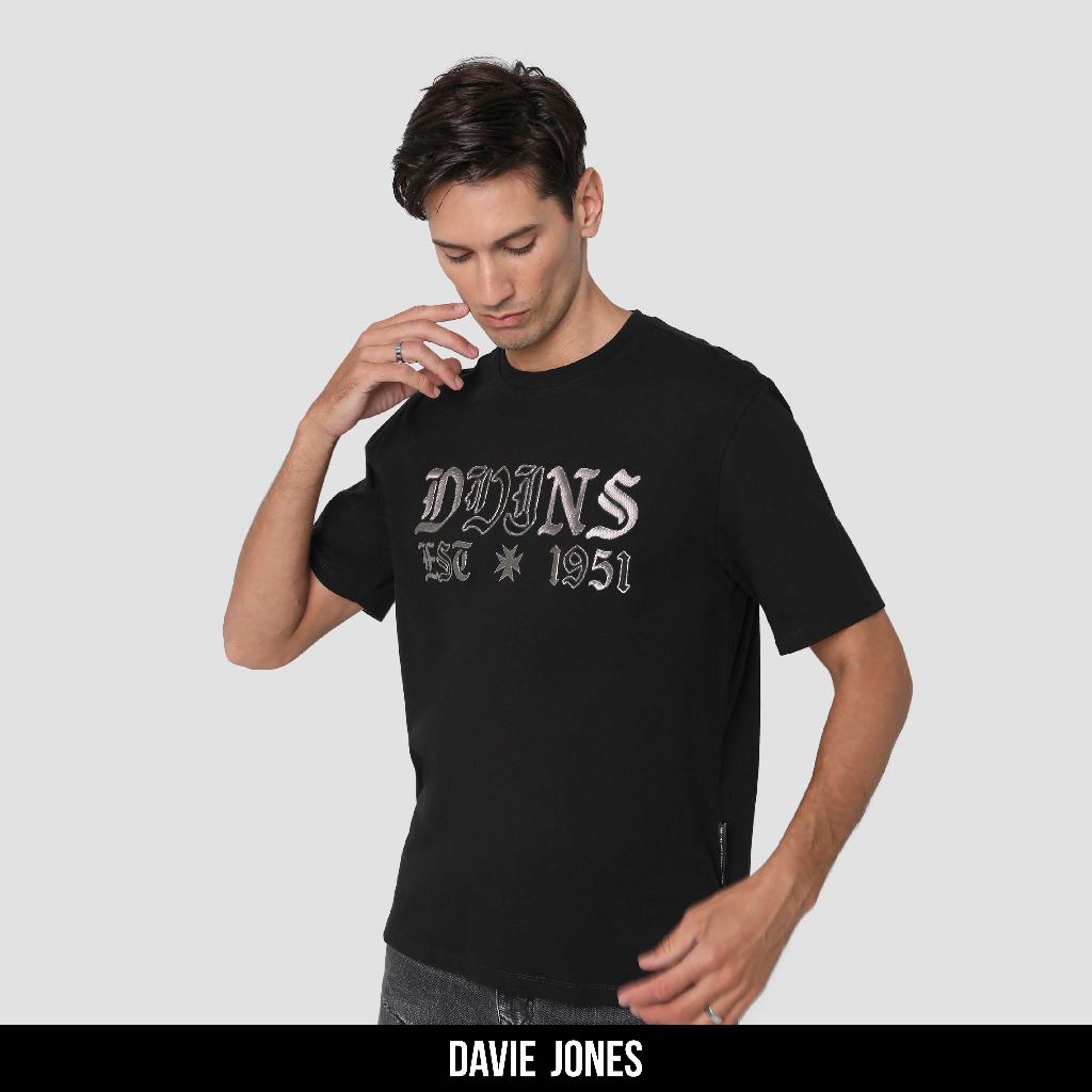 DAVIE JONES เสื้อยืด Logo Relaxed Fit T-Shirt LG0057 สีดำ ส้ม