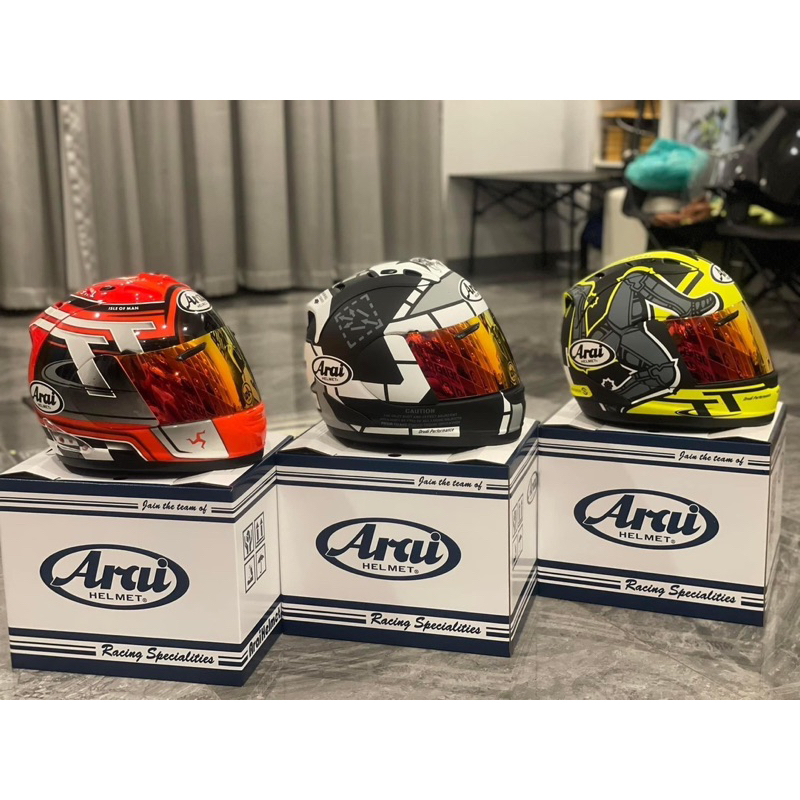 กล่องArai ใส่ได้ทั้งครึ่งใบและเต็มใบ