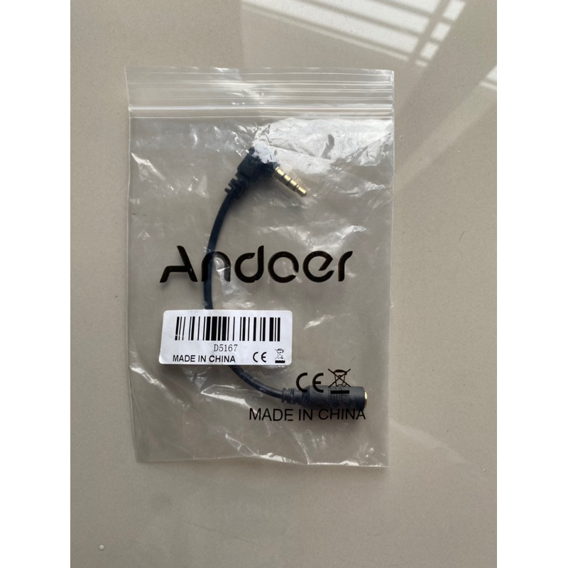 Andoer EY-S04 3.5mm 3 Pole TRS Female to 4 Pole TRRS Male 90 Degree Right Angled Microphone Adapter Cable Audio