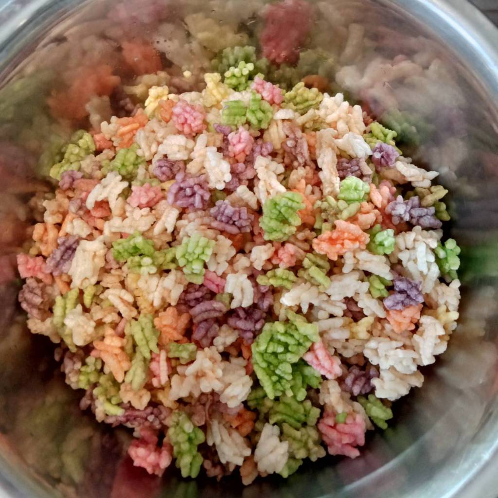 ข้าวแต๋นน้ำแตงโมดิบ‼️เม็ดแตกร่วง‼️ 95%‼️*(โปรดอ่านรายละเอียดก่อนสั่ง)รวมสี(1กิโล)