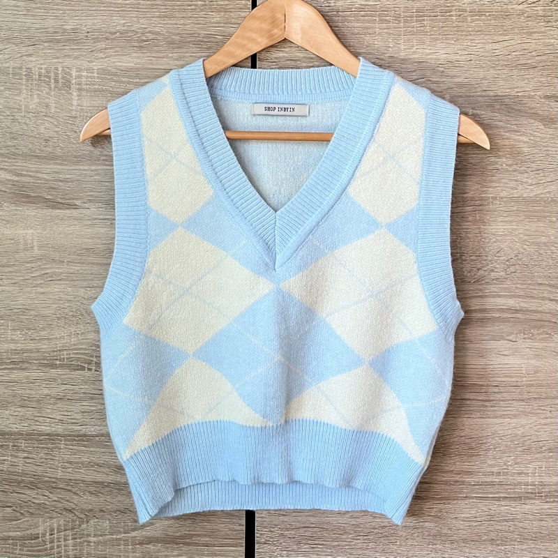 เสื้อกั๊กไหมพรม ป้าย IN BY IN (แค่ลองแล้วซัก)