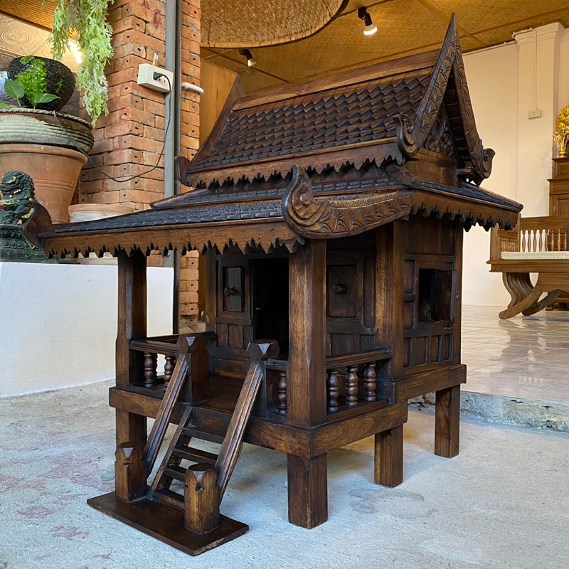 ศาลพระภูมิไม้สัก ขนาดสูง 80 x 55 ซม. บ้านไม้แกะสลัก ศาลตายาย บันไดกว้าง ประตูกว้าง เรือนไทย บ้านไม้ฉ