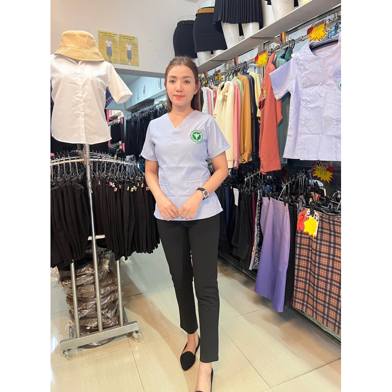 เสื้อสาธารณสุขคอวีสีฟ้าริ้ว ผู้หญิง