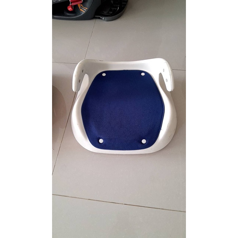 บูสเตอร์ซีท Booster carseat คาร์ซีทเด็กโต เบาะรองนั่งในรถ