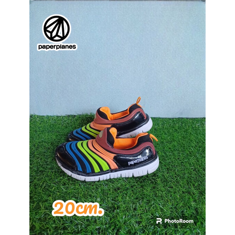 รองเท้าผ้าใบ Paperplanes
