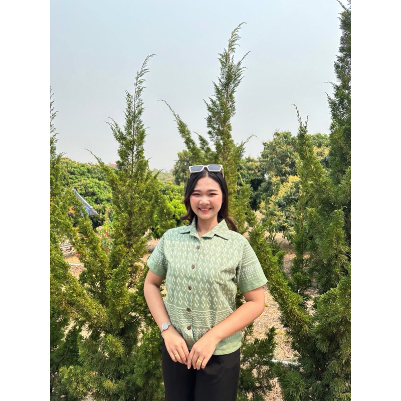 เสื้อเชิ้ตผ้าฝ้ายผู้หญิง ลายขอพระราชทาน