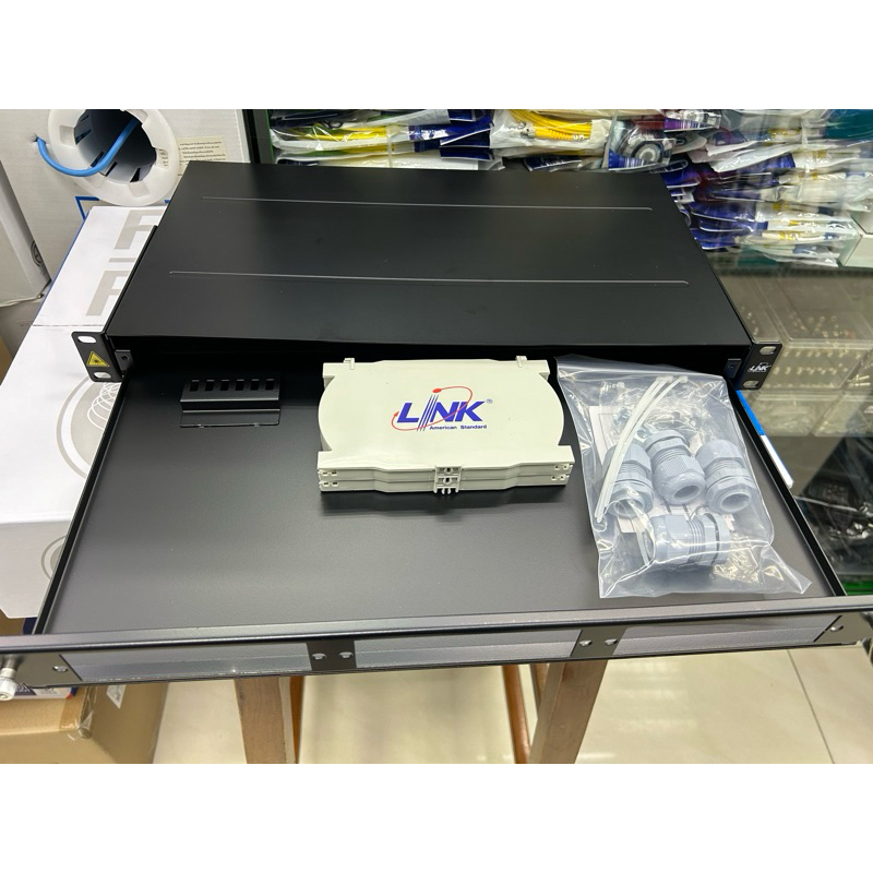 UF-2011A Fiber Optic Distribution Unit (FDU) 6-36F (3 Snap-In) Rack Mount Slide, 1U Depth 25 cm. Unl