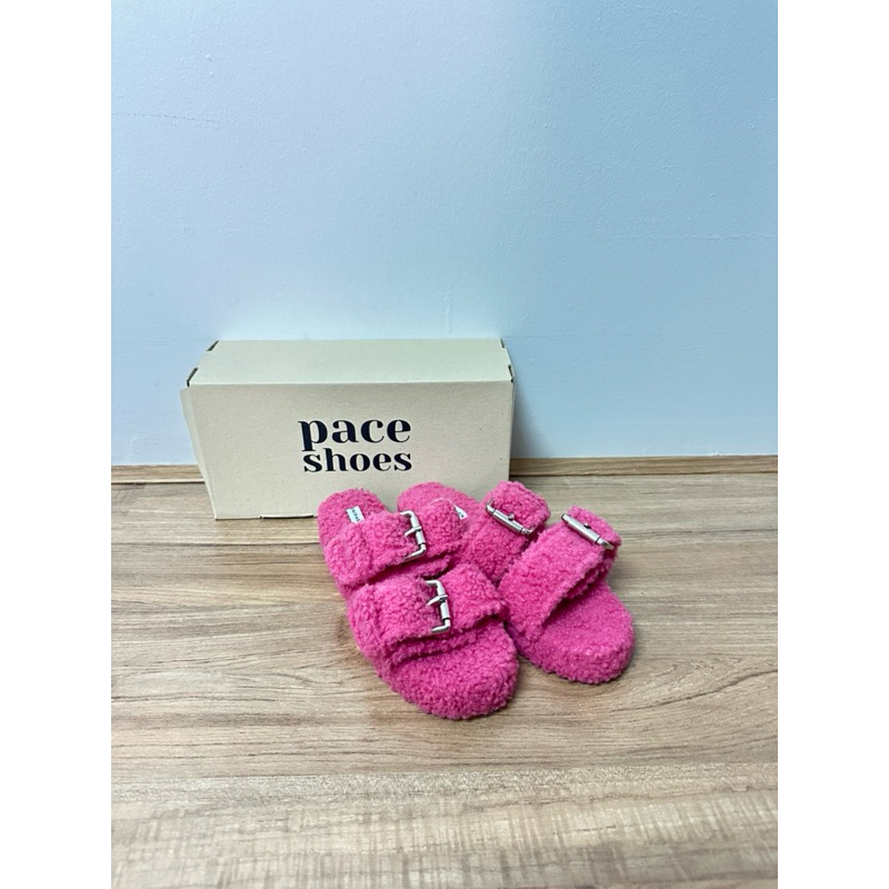 ใหม่ Paceshoes Shimmy Buck สีshocking pink ไซส์ 36