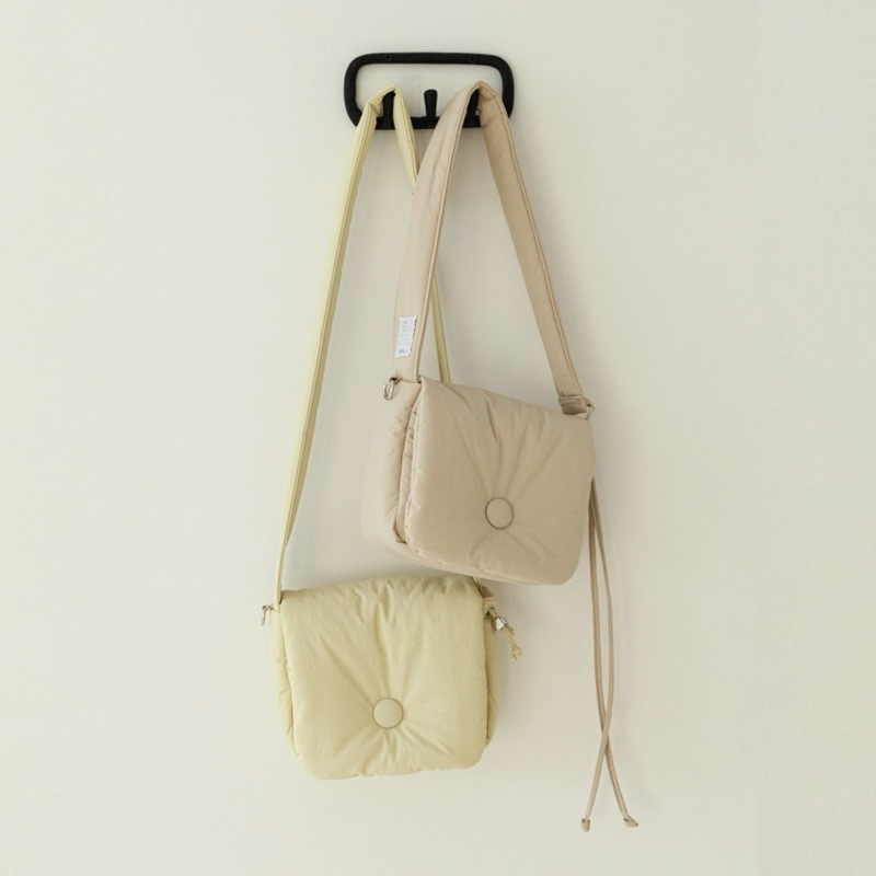 [Pre order] ของแท้ 🇰🇷 ithinkso PUFFY SHOULDER & CROSS