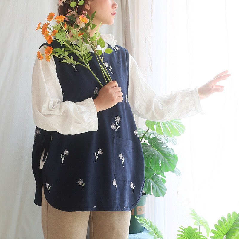 ผ้ากันเปื้อนbyพี่ปุ้มพร้อมส่งผ้ากันเปื้อน ทำอาหาร  ผ้าลินิน พร้อมส่งในไทย ทรงเสื้องานแต่งปัก ร้านคาเฟ่ ร้านดอกไม้ น่ารัก