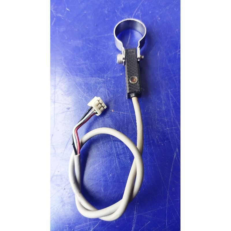 Reed Switch 💥SMC💥 พร้อมขาล็อค   Model : D-C76    มือสอง