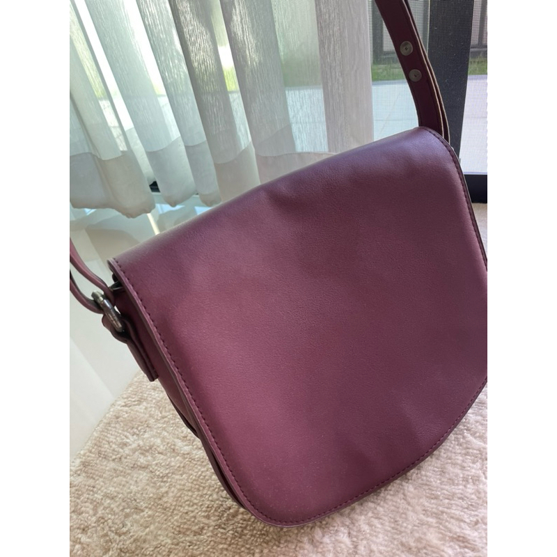 กระเป๋าสะพาย MNG สีแดงเข้ม #มือสอง