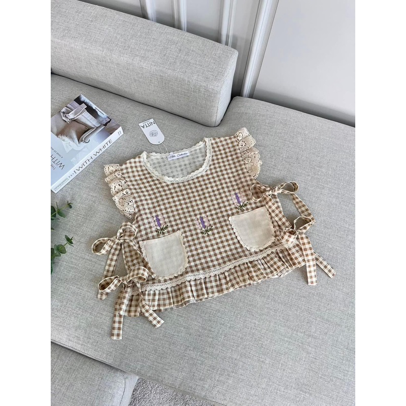 Nitta Collection เสื้อแขนกุดลายตาราง สีน้ำตาล