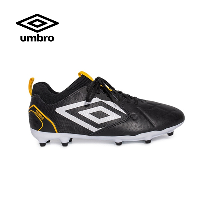 UMBRO Tocco II Premier FG สีดำ/ขาว/เหลือง รองเท้าฟุตบอลผู้ชาย