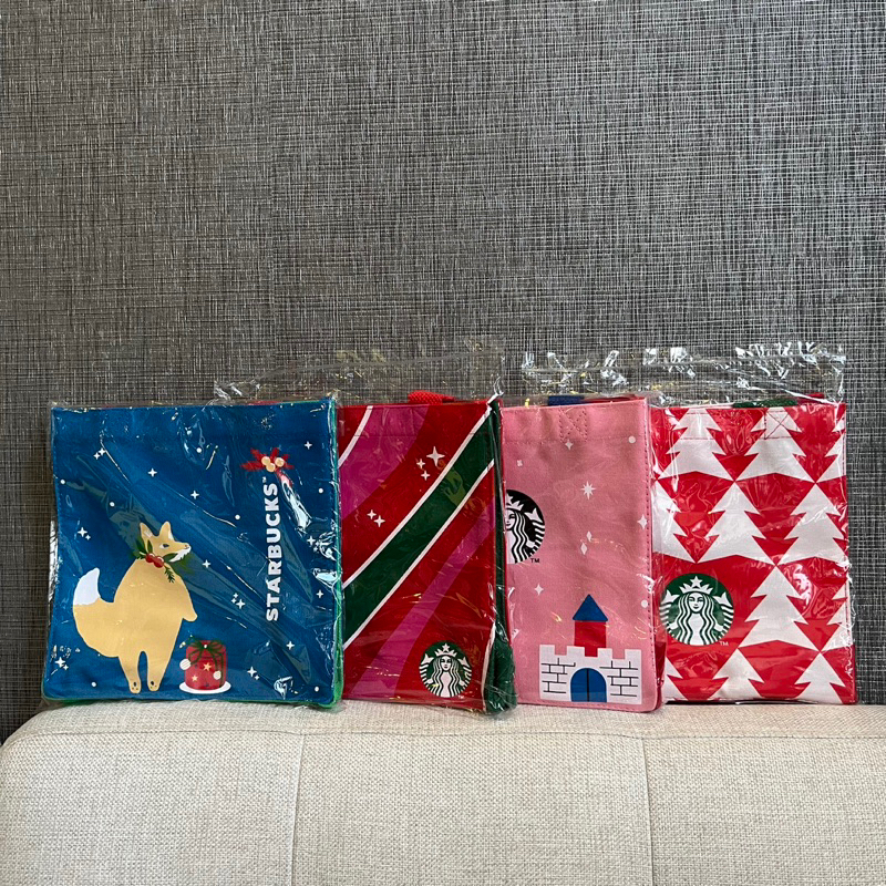 ของแท้ พร้อมส่ง กระเป๋าผ้า Starbucks Christmas 2022-2023