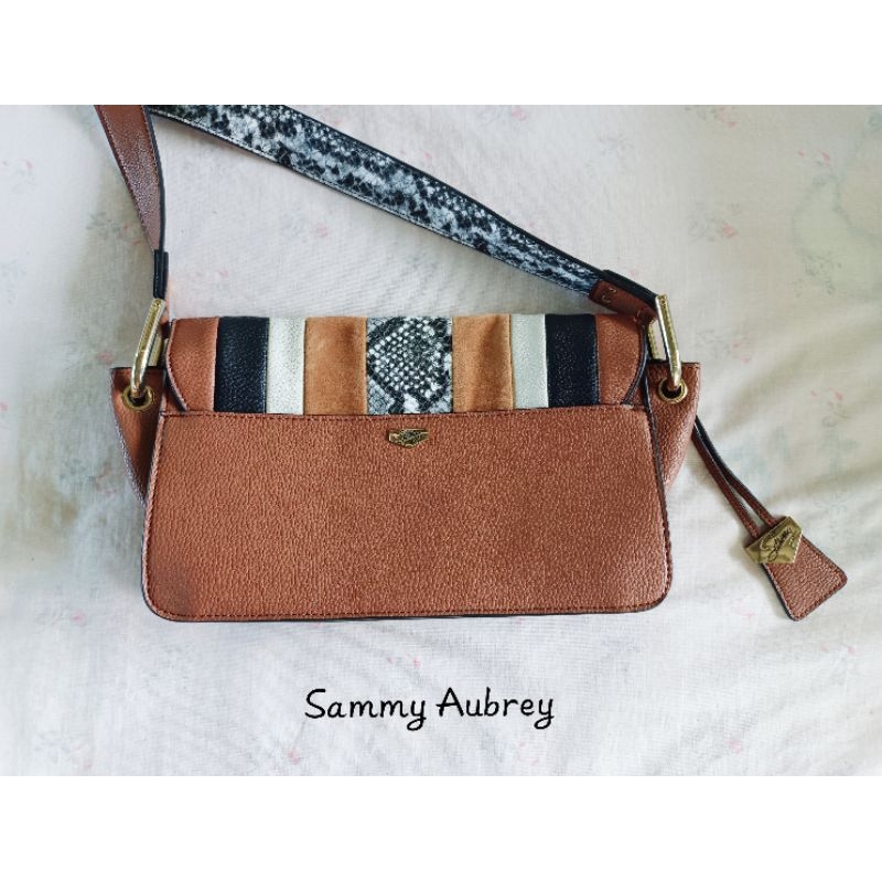 🏵️ Sammy Aubrey กระเป๋าสะพายข้าง