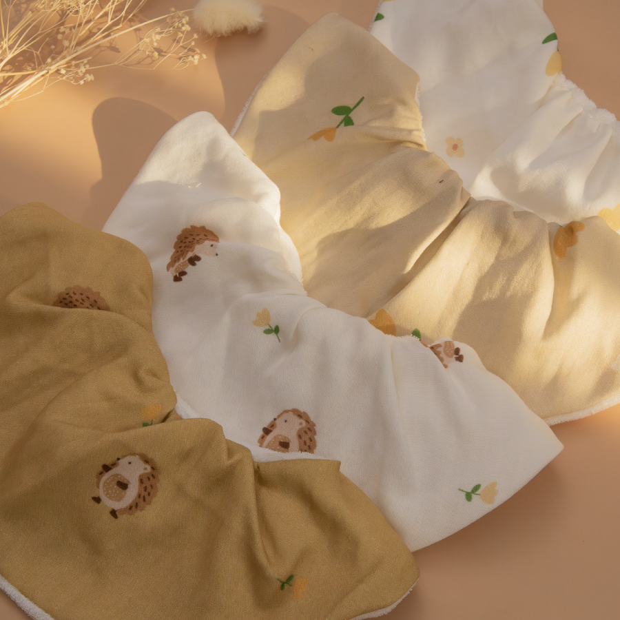 saeson Tencel™ Organic Cotton Crescent Bib