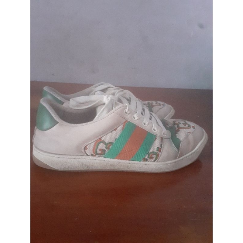 รองเท้า gucci เบอร์ 44 28cm มือสอง สีน้ำตาล