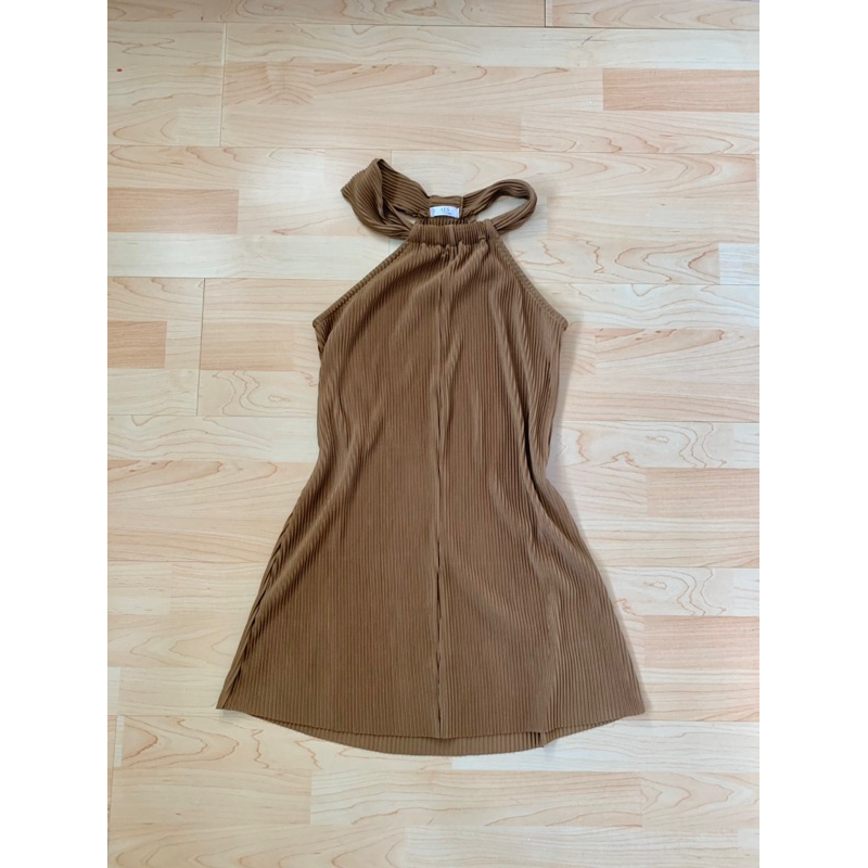 มินิเดรสผ้าพลีทป้าย alisa shop ซักเก็บ