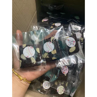 ‼️บราวนี่หน้าฟิมล์‼️50ชิ้น‼️ฟรี5 ชิ้น​🥞สดใหม่ทุกวันชิ้น5บาท