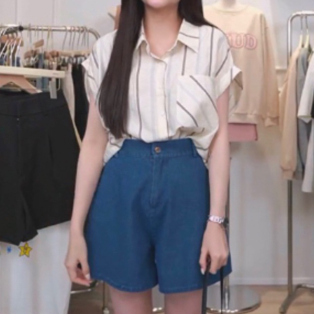 ส่งต่อเสื้อเชิ้ตสีขายลายตรง ป้าย Ounie🫧