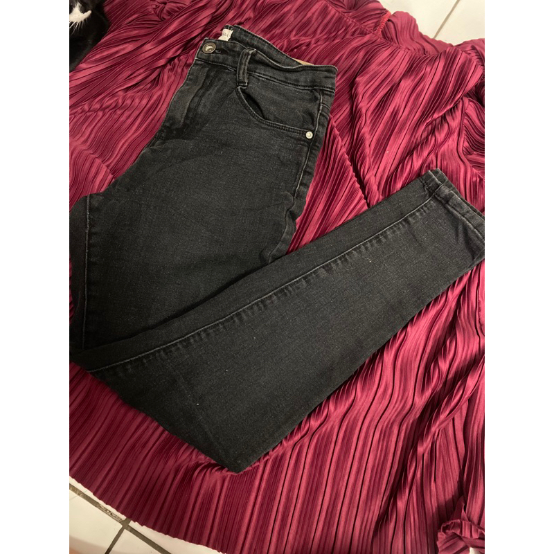 pazada ยีนส์ดำขาเดฟเอว
