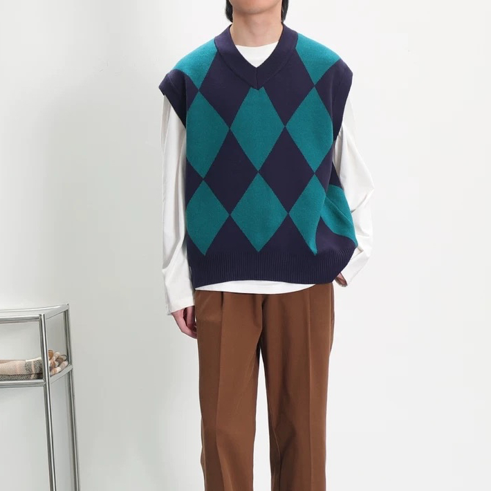 A.M BOY [เอเอ็ม บอย] Premium Knit เสื้อกั๊กไหมพรมลายข้าวหลามตัด เนื้อผ้านุ่มใส่ได้ชาย-หญิง