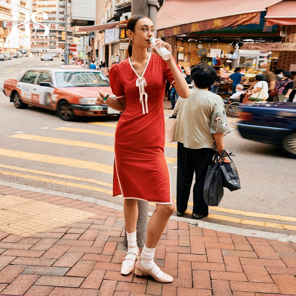 [asv rs24] Merely Pencil Dress เดรสผู้หญิง คอวี แขนสั้นพอง คอแต่งโบว์และเทปปีเก้ ผ้าคอตตอนปักลายจุด