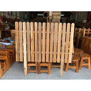 รั้วไม้สักขนาด 100x100 cm.ตัวรั้วสูง 70 cm.ขาปักสูง 30 cm.