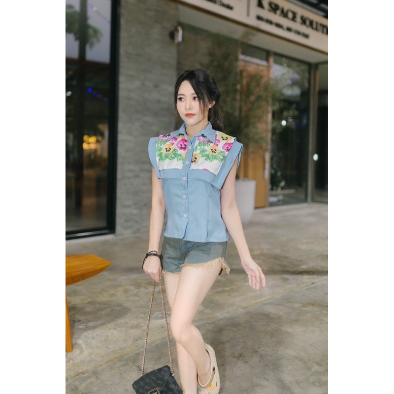 เสื้อคอปกคอพิมพ์ลายดอกไม้งานกระดุมหน้า