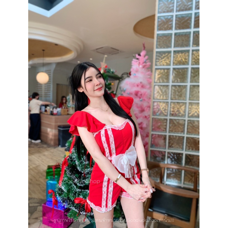 จั๊มสูท ดีเทลแต่งลูกไม้ทั้งชุด ขอบขาแต่งระบายผ้าแก้ว เพิ่มความหวานสุด อลังการกับดีเทลมากสาวซิปหลังสวมง่าย ผ้ายืดนะคะ