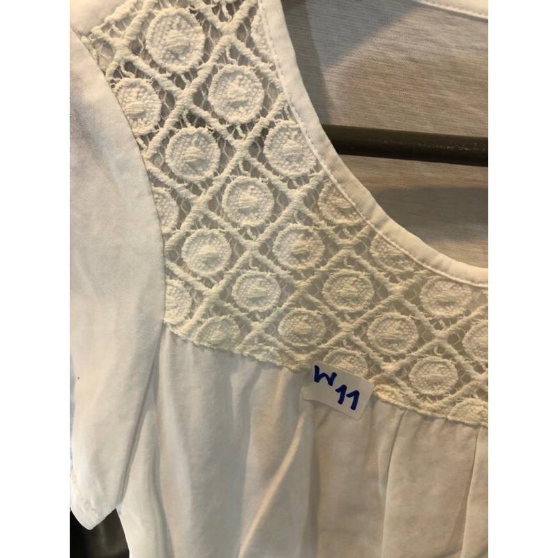 W11 เสื้อสีขาวผ้าคอตตอน