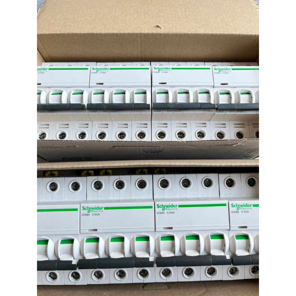 SCHNEIDER ลูกเซอร์กิตเบรกเกอร์ Acti9 iC60H 3P 63A  💥 โล๊ะสต็อค 💥