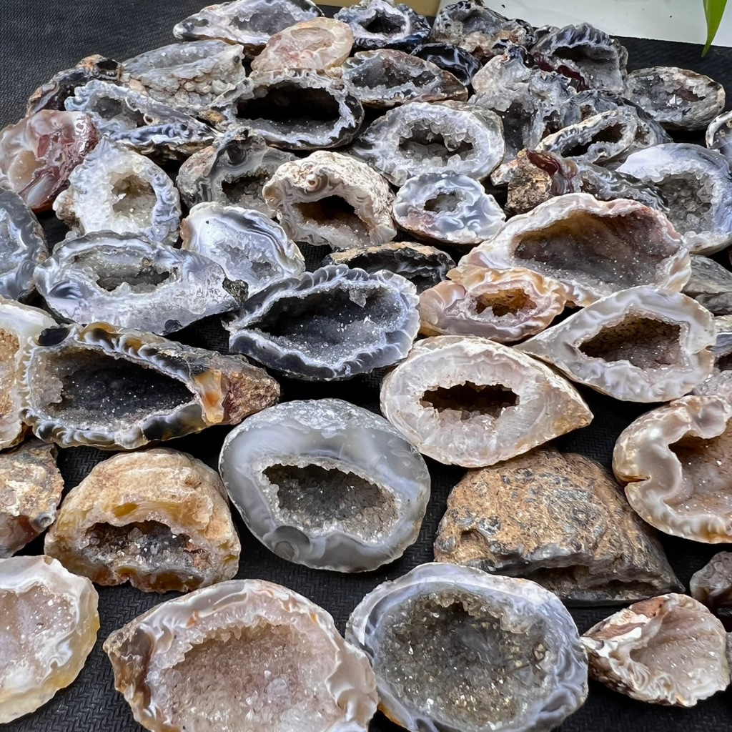 โพรงจีโอด (Agate Druzy Geode) โพรงหินอาเกต หินหายาก หินสะสม หินมงคล หินโมรา