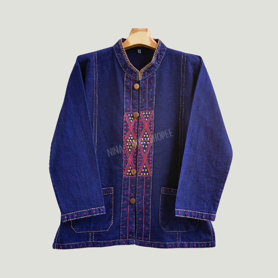 เสื้อผ้าฝ้าย คอจีนม่อฮ่อมฟอกสโตน แขนสี่ส่วน กระดุมกระลาใส่สบายไม่ร้อน ปักลายไทยดูดีไม่เหมือนใครสไตล์จาวล้านนา