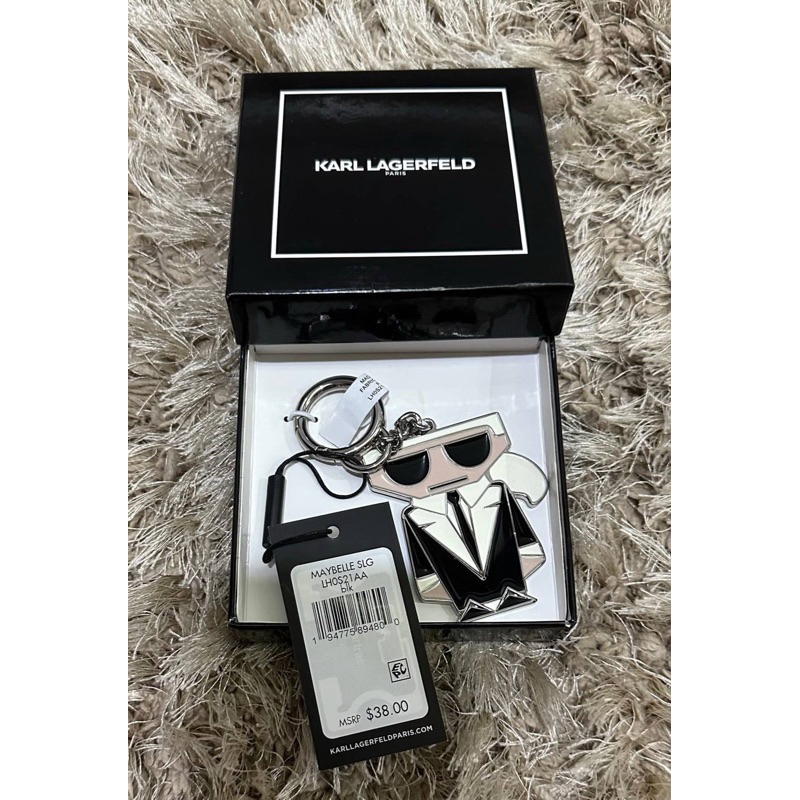 พร้อมส่ง 🔥Sale 1199🔥 พวงกุญแจ ลุงKarl Lagerfeld มาพร้อมกล่องแบรนด์ ซื้อเป็นของขวัญได้เลยค่า น่ารักมา