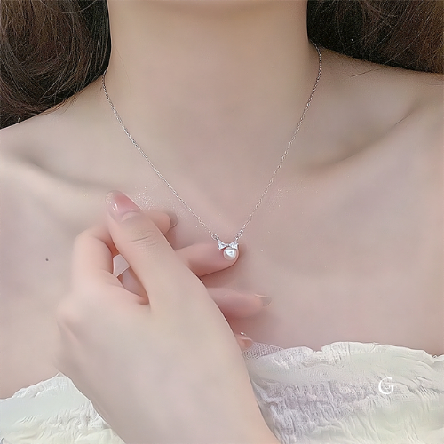 Glamor พร้อมส่ง สร้อยเงิน Pearl Butterflies สร้อยคอไข่มุกมีโบว์ ไข่มุกขาวนวล  สร้อยคอมุกสวยๆ สร้อยเงินแท้ สร้อยคอแฟชั่น