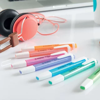 STABILO swing cool ปากกาไฮไลท์ ปากกาเน้นข้อความ สีสะท้อนแสง แพ็ค 4 สี (275/4)