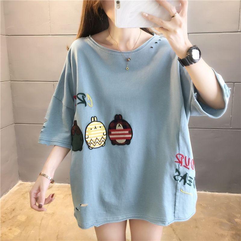 mayura_stores No.7878 เสื้อยืดแขนสั้น ปักลายกระต่าย3ตัว แฟชั่นผู้หญิง คอกลมผ้าใส่สบาย ไซส์ M L XL 2XL 🌟ส่งจากไทย🌟