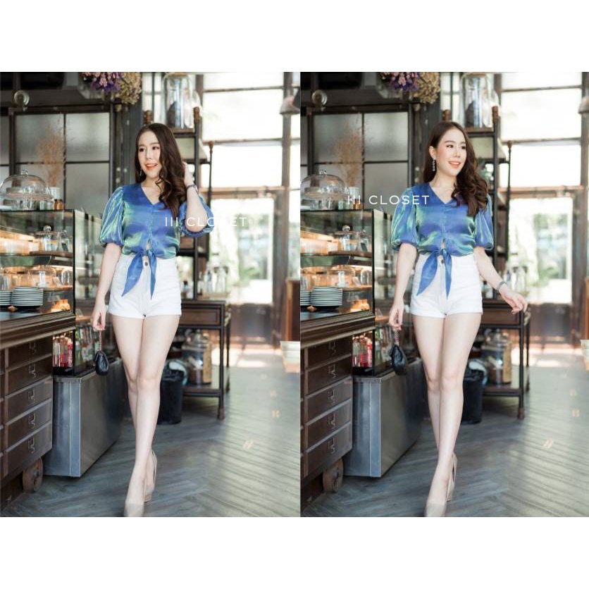 เสื้อคอวี lll Freesize lll TUM031 เสื้อคอวี แขนพอง กระดุมหน้า มีโบว์ผูกหน้า ทรงน่ารักมาก เนื้อผ้าซาติน ผ้าเงาสวย ใส่สบาย