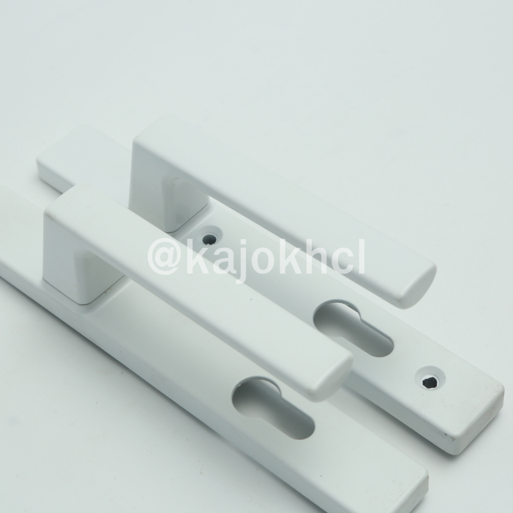 มือจับบานเปิด LT02-R02 มีรูกุญแจ เคลือบขาว
