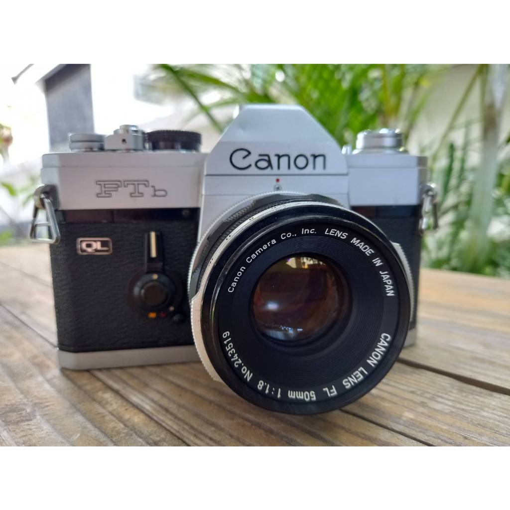 กล้องฟิล์ม Canon FTB QL พร้อมเลนส์ Canon FL50mmF1.8 และ FL135mmF3.5