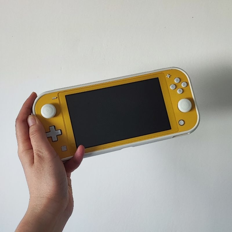 Nintendo Switch Lite มือสอง สีเหลือง