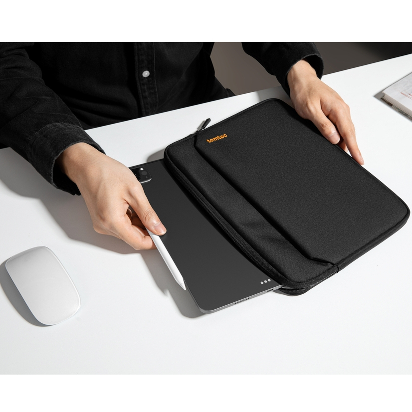 Tomtoc Light-B18 Protection Sleeve ซองกระเป๋าเกรดพรีเมี่ยม สำหรับ iPad/Tablet 13 Inch