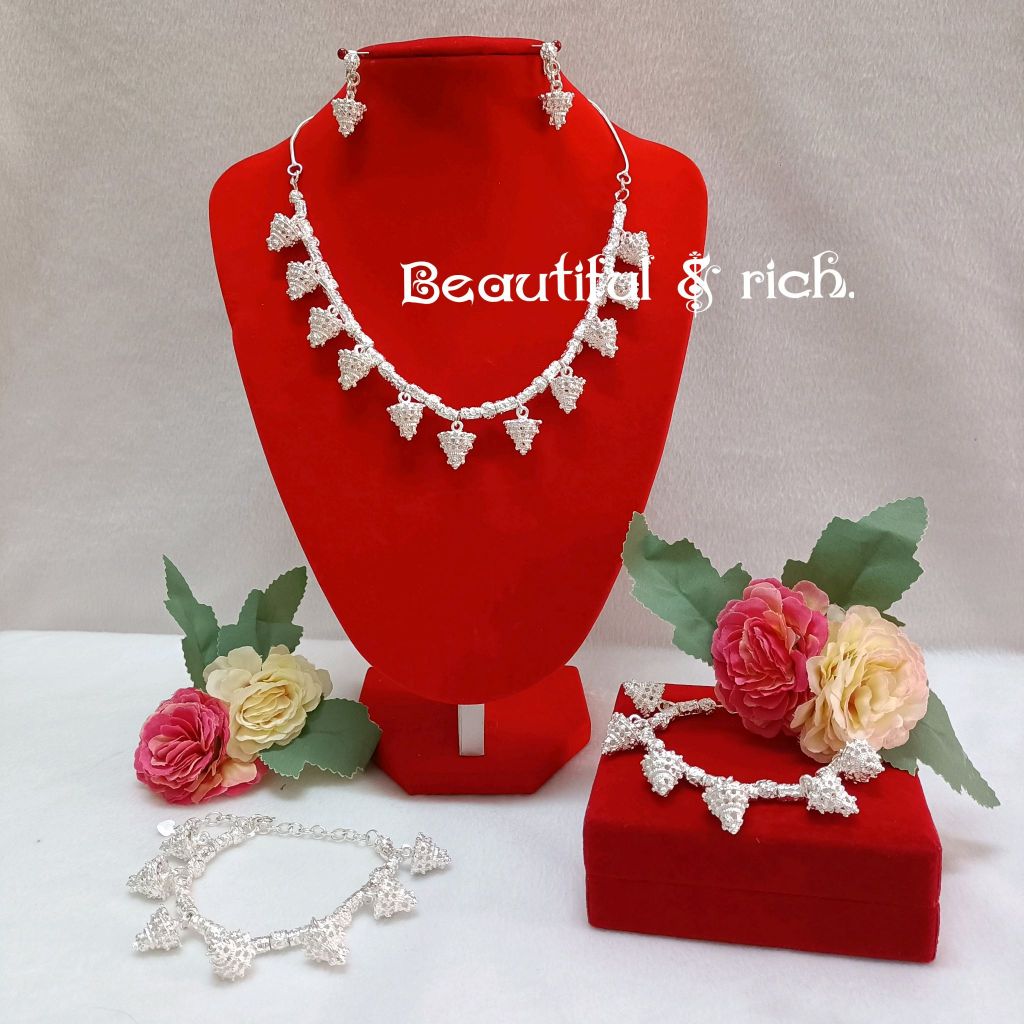 เครื่องประดับชุดไทยเป็นเซต แต่งงานโบราณ สร้อยคอลูกปัด G00h53