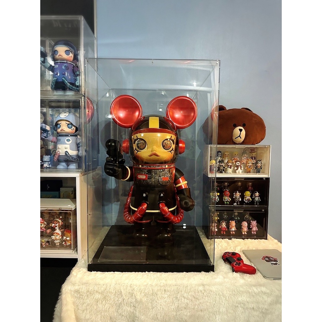 กล่องอะคริลิคประตูแม่เหล็ก สำหรับใส่โมเดล ฟิกเกอร์ต่างๆ เช่น Space Molly และ Micky Molly หรือ Royal 