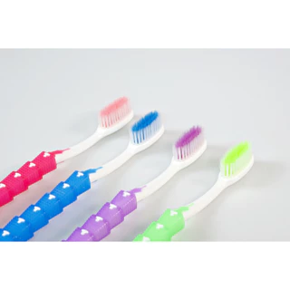 แปรงสีฟัน Freshly 528 แพ็ค 12 ด้าม​ ขนแปรง​นุ่ม​ | Soft Toothbrush Freshly 528 | 1 Dozen