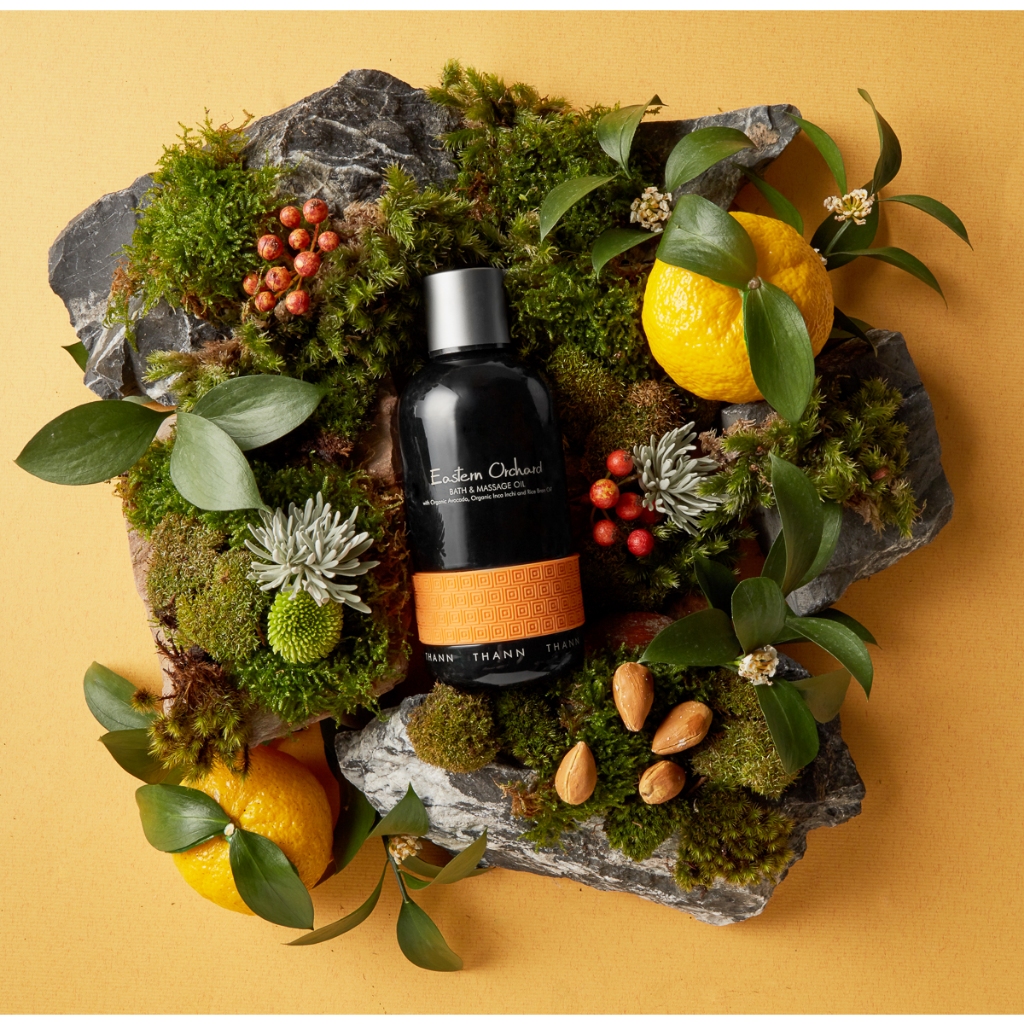 THANN Eastern Orchard Bath&Massage Oil 295 ml. คงความสมดุลความชุ่มชื้นในผิว พร้อมเติมความสดชื่นมีชีวิตชีวา