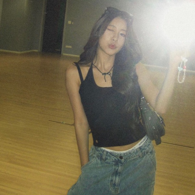 MELT.INMOMENTS TOAST Top เสื้อไหมพรมผูกคอ (ซื้อผ่าน Shopee Video ลด 30%) - รูปที่ 2